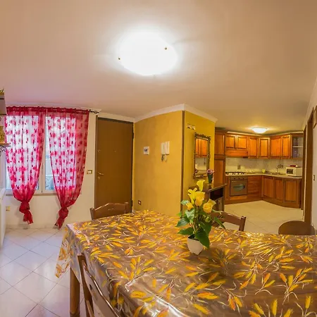 Hillary House Fiumicino