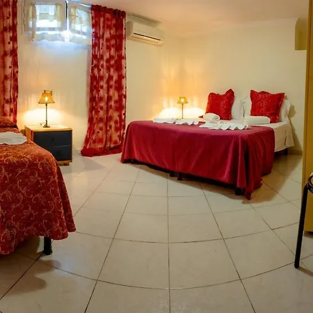 Konukevi Hillary House