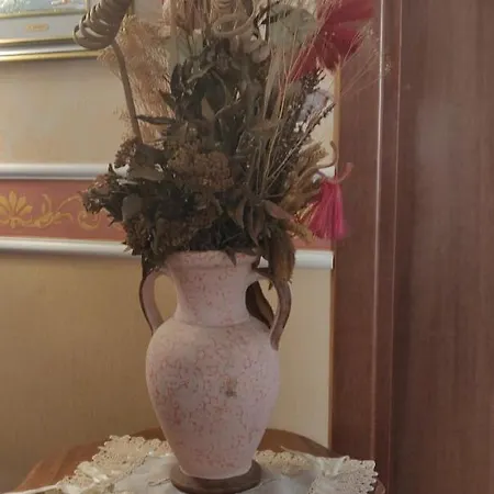 Konukevi Hillary House