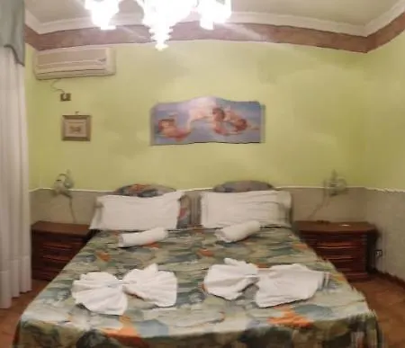 Konukevi Hillary House