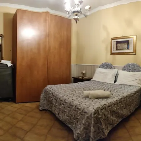 Konukevi Hillary House Fiumicino